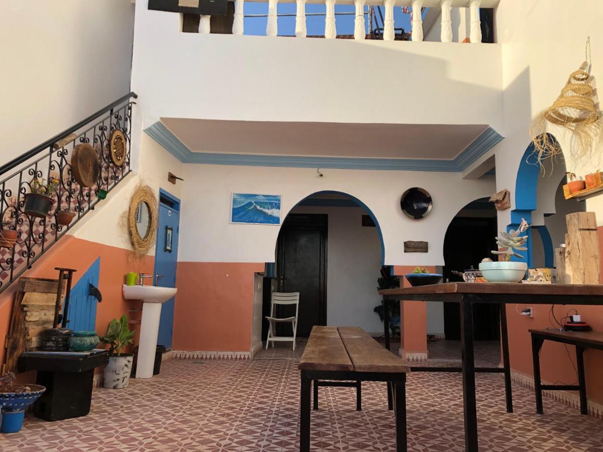 Binic Surf House Bed & Breakfast ทากาเซาท์ ภายนอก รูปภาพ