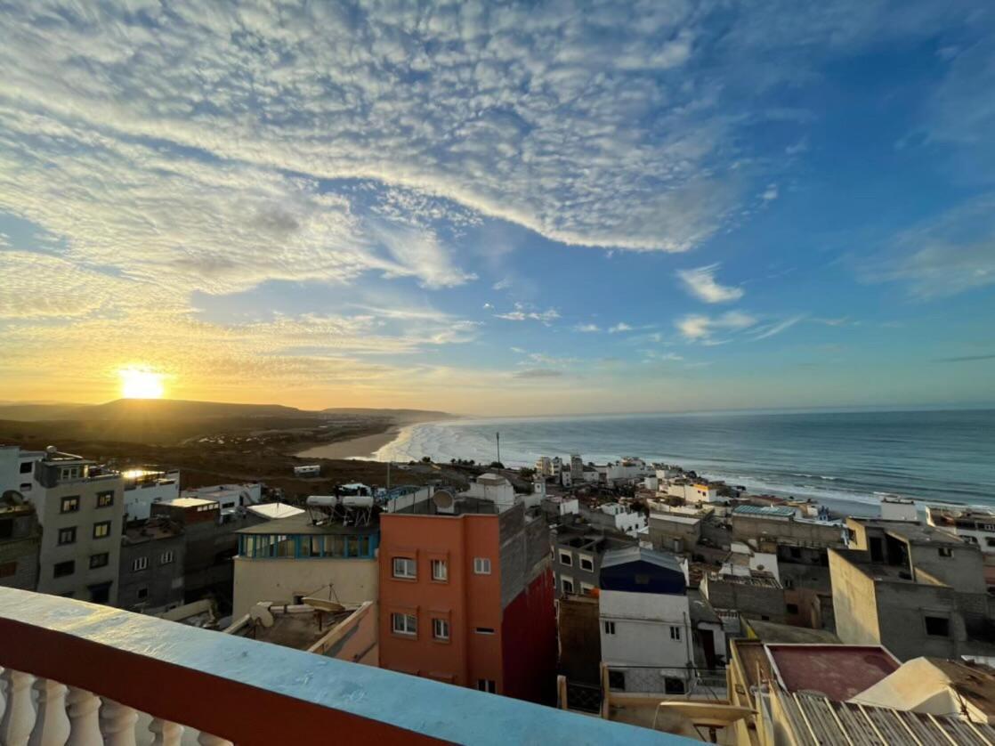 Binic Surf House Bed & Breakfast ทากาเซาท์ ภายนอก รูปภาพ